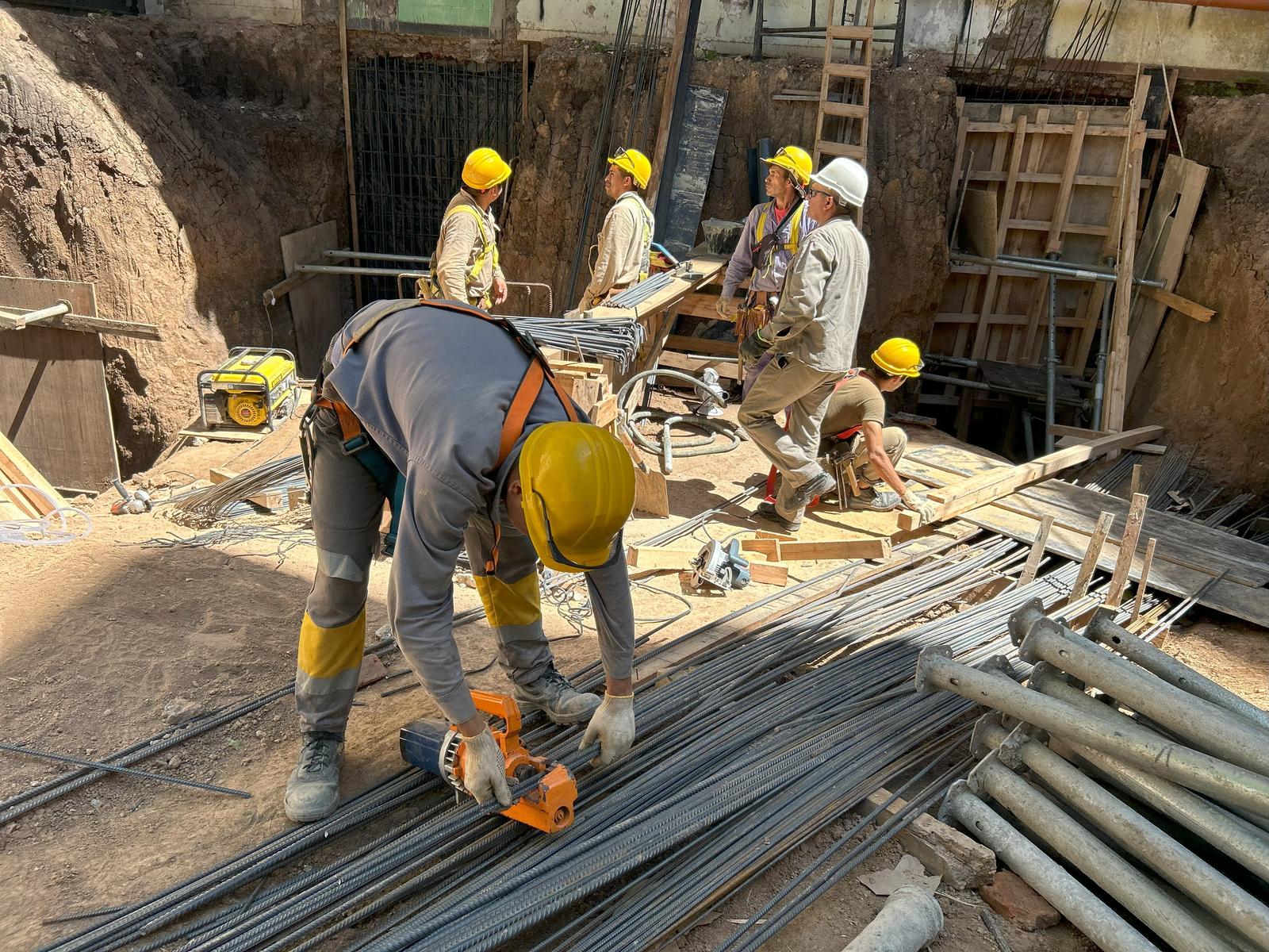 6360607_26335868145890696917252778858012026257962850970935659746125796797808315624735